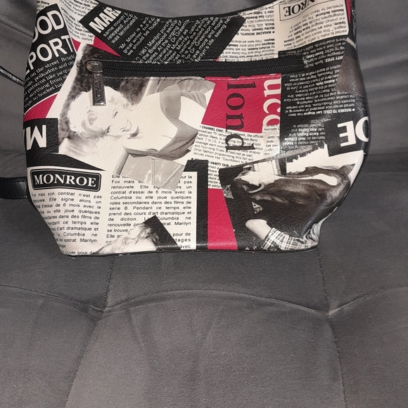Marilyn Monroe Newspaper Picture Small Handbag VGUC - Picture 1 of 8